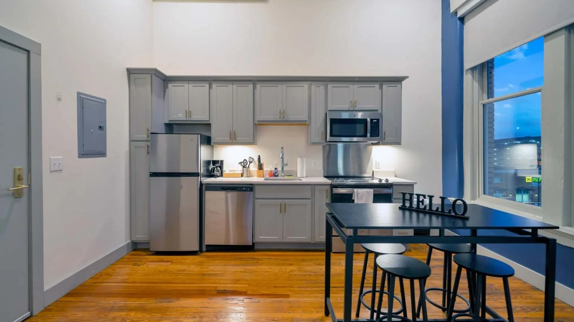 Bright Studio Unit In Historic Louisville #311